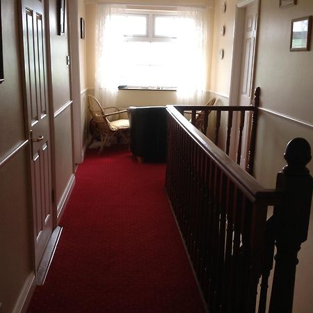 Bed and Breakfast Brownes Emlagh East Экстерьер фото