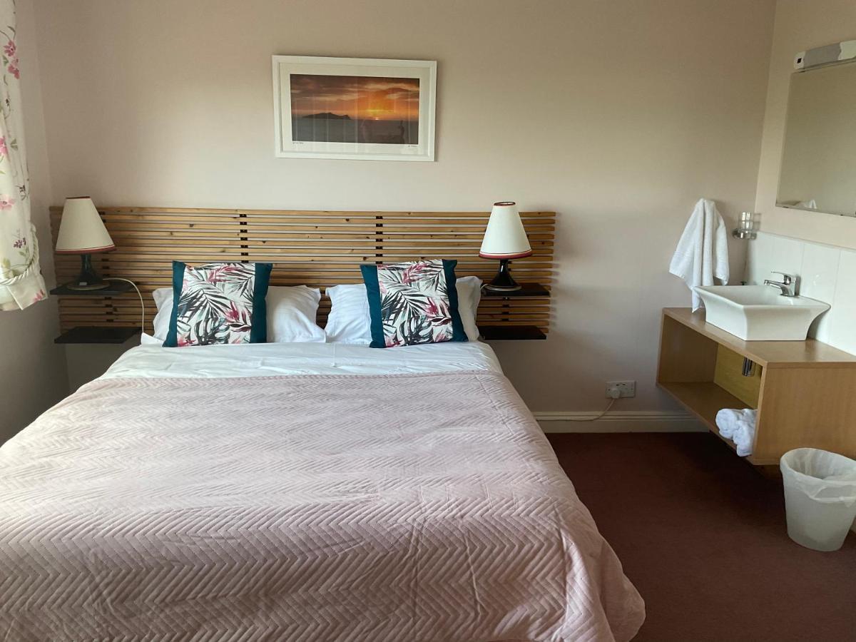 Bed and Breakfast Brownes Emlagh East Экстерьер фото